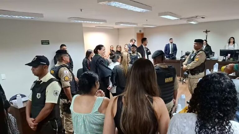 MÃE QUE MATOU E CORTOU GENITÁLIA DE HOMEM APÓS FLAGRAR ESTUPRO DA FILHA É INOCENTADA POR JÚRI