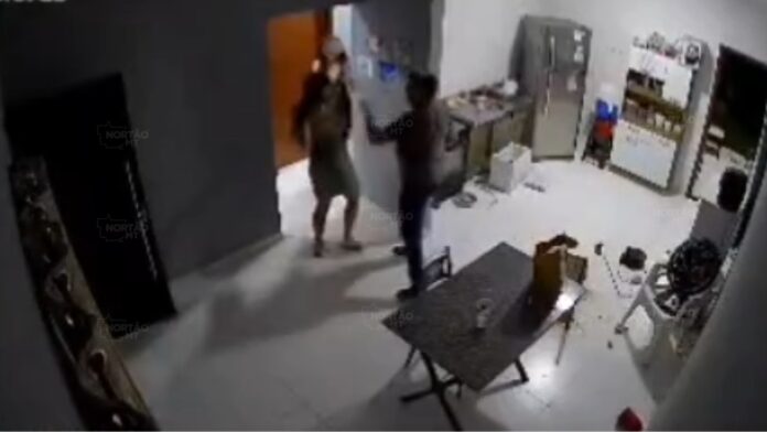 TÉCNICO AGRÍCOLA AGRIDE GAROTA DE PROGRAMA APÓS FALHA SEXUAL, EXIGE DINHEIRO DE VOLTA E FOGE EM MT