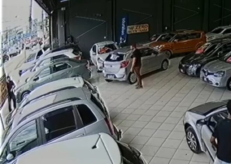 Homem descobre traição e mata amante da esposa com tiro no peito; VÍDEO