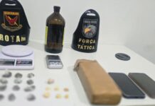 FORÇA TÁTICA E ROTAM PRENDEM DOIS JOVENS COM DROGAS E BALANÇAS EM CAMPO VERDE