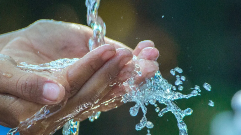 PRIMAVERA DO LESTE AMPLIA TARIFA SOCIAL E GARANTE DESCONTO NA CONTA DE ÁGUA PARA FAMÍLIAS DE BAIXA RENDA